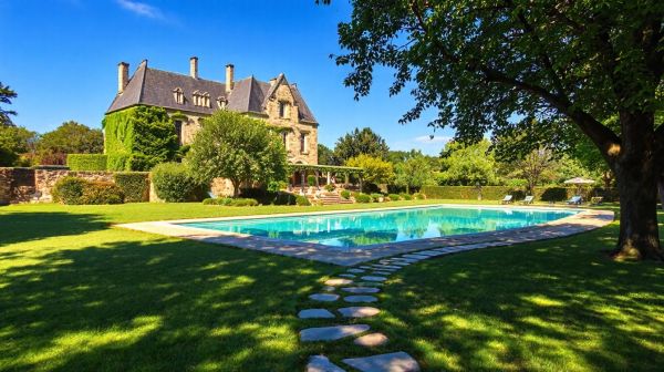 Top lieux de gîtes avec piscine à découvrir en Dordogne
